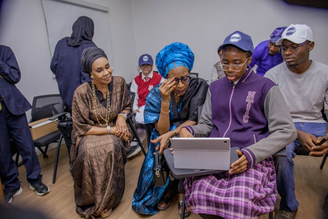 Young female innovators presenting their projects